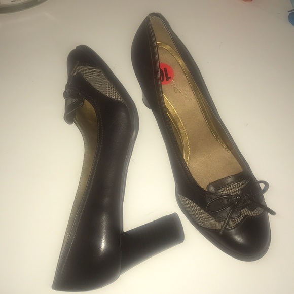 Plaid Bow Detail Dockers Heel - Picture 2 of 6